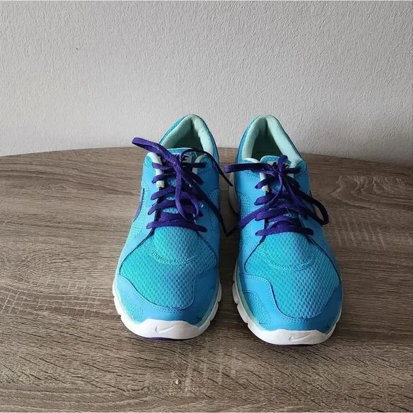 Nike Sneakers - Picture 2 of 5